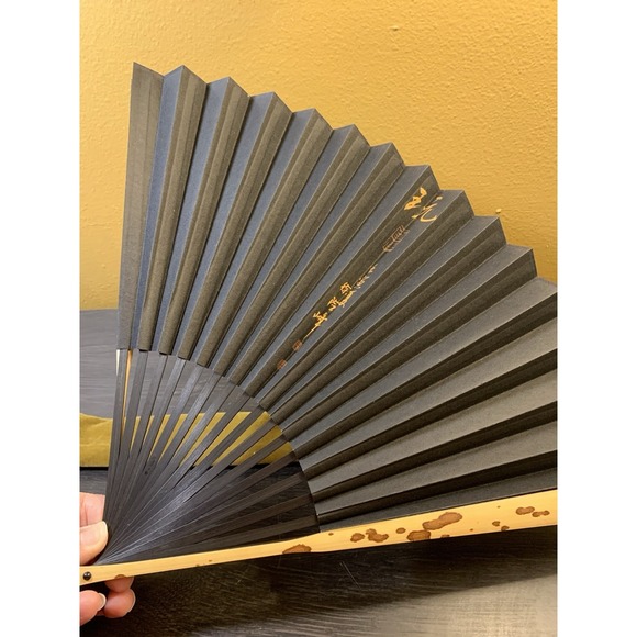 Vintage Chinese Folding Hand Fan Black Gold Kyosensu With Velvet Case - Picture 4 of 12